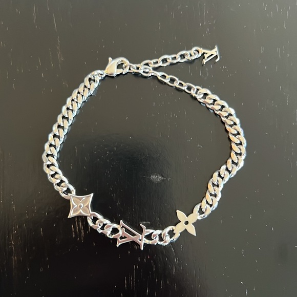Louis Vuitton Monogram Row Bracelet - Brand New - Picture 3 of 7